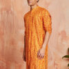 VASTRAMAY Bandhani Printed Mandarin Collar Straight Kurta
